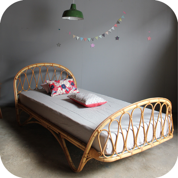 Lit rotin vintage - Corbeille - C555