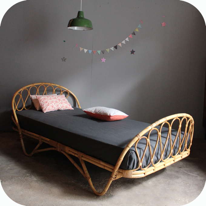 Lit rotin vintage - corbeille - C525
