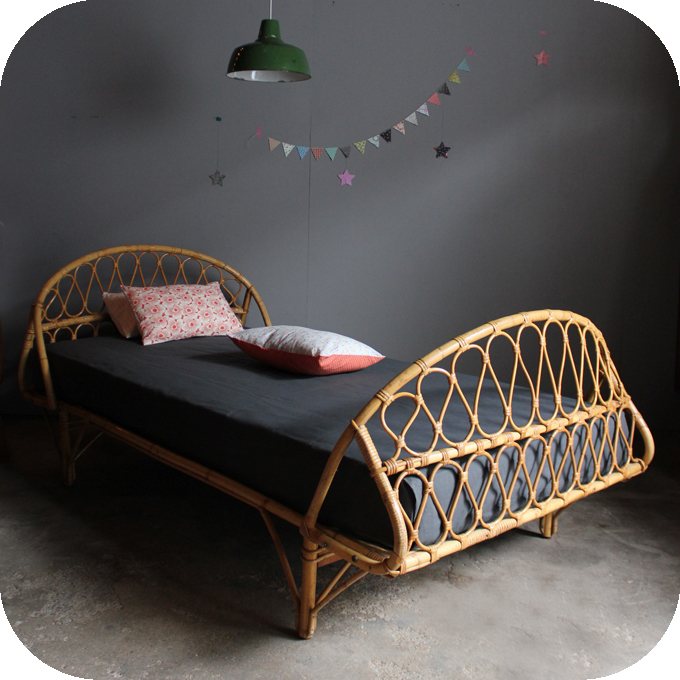 Lit rotin vintage - corbeille - C529