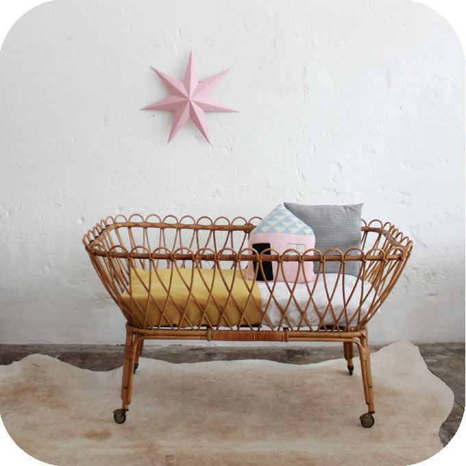 Mobilier Vintage Lit Bebe Rotin Vintage Atelier Du Petit Parc