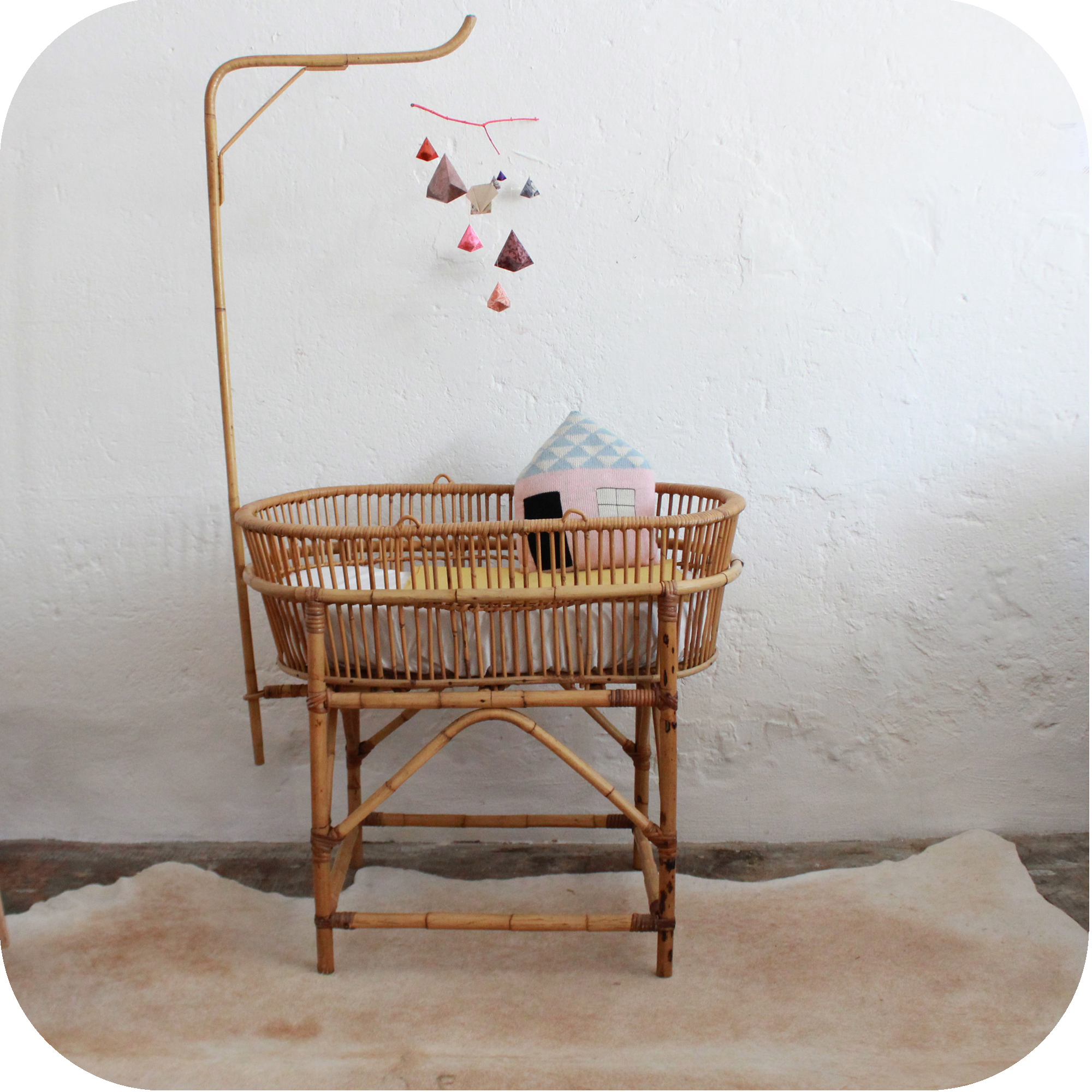 Mobilier Vintage Lit Bebe Rotin Vintage Atelier Du Petit Parc