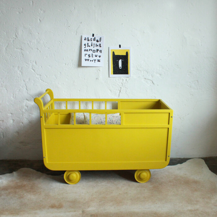 Lit bébé bois vintage - B226