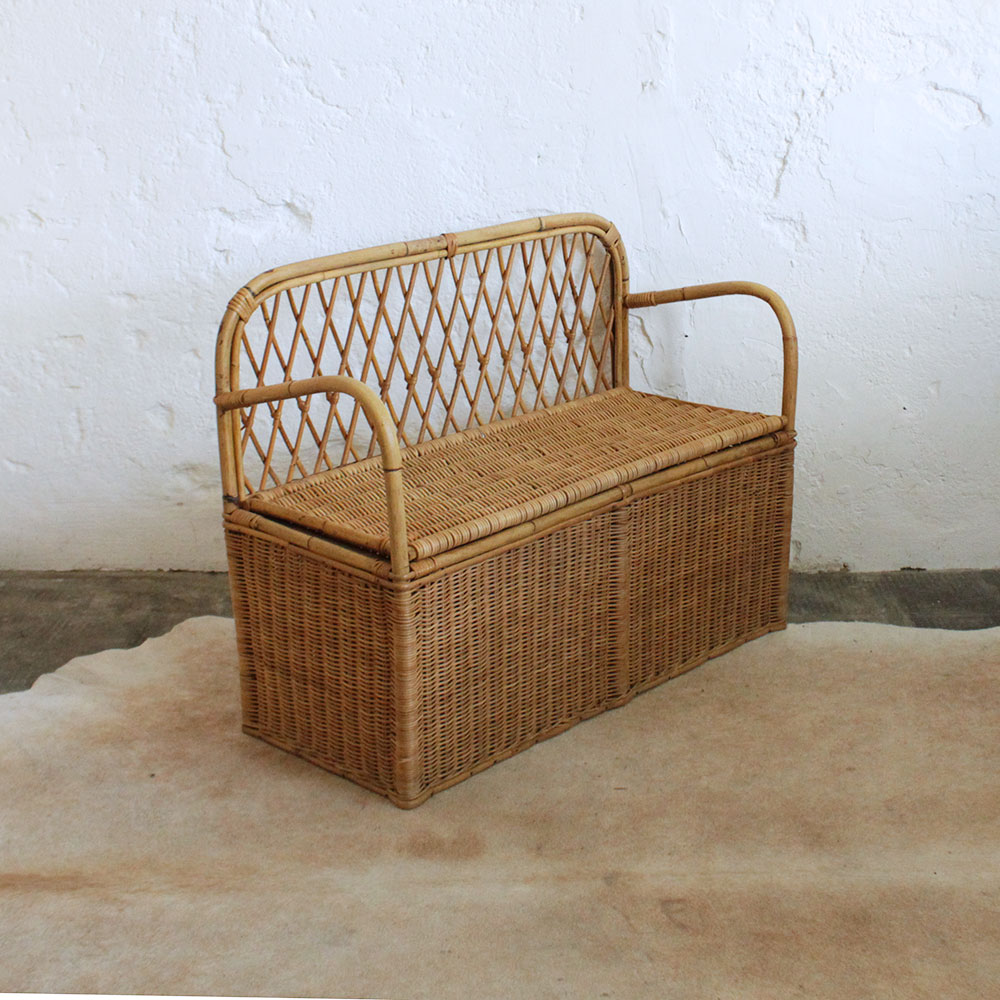 Mobilier vintage Banc coffre osier