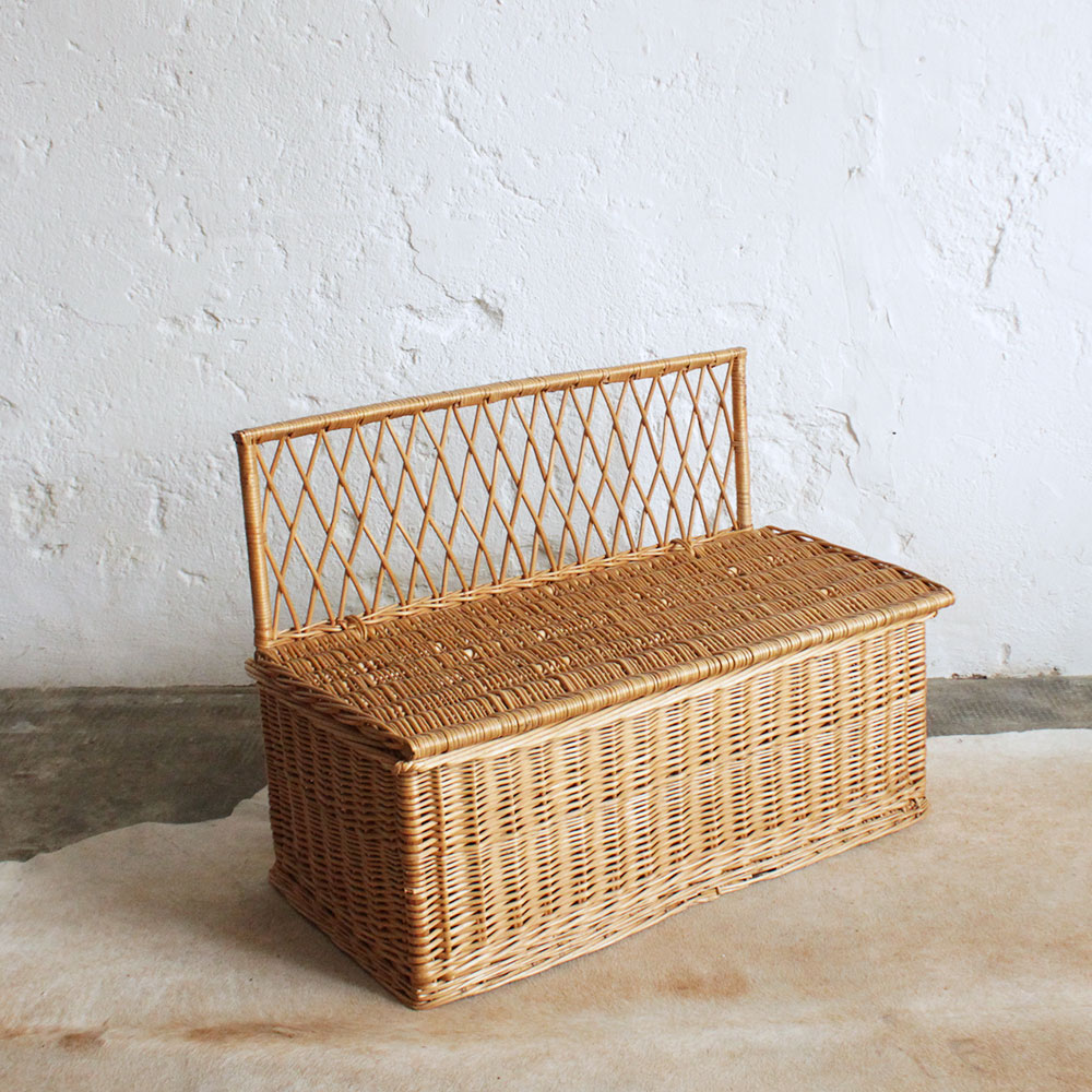 Mobilier vintage Banc coffre osier