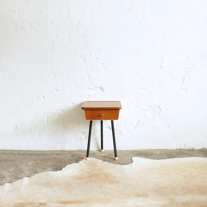 Chevet tripode vintage - G336