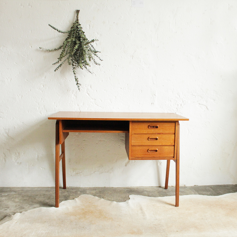 Petit bureau scandinave en teck