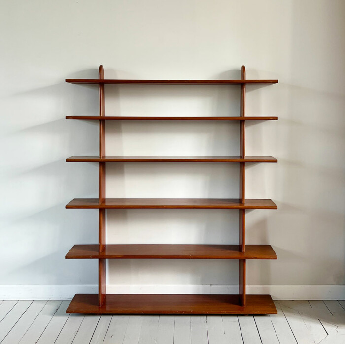 Bibliothèque scandinave vintage
