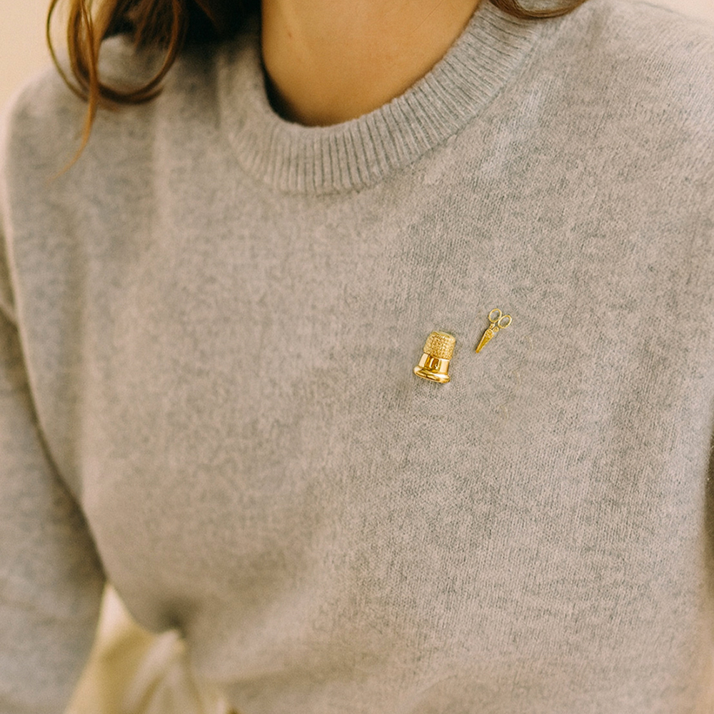 pins-duo-couture-de-ciseaux-or-lindiscrete-7